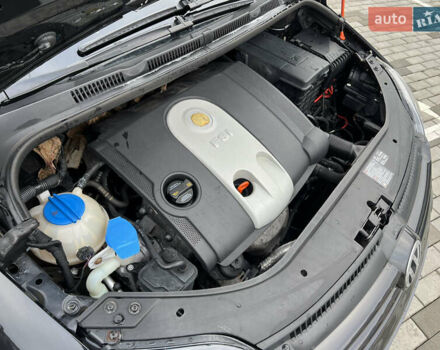 Чорний Фольксваген Golf Plus, об'ємом двигуна 1.6 л та пробігом 225 тис. км за 7799 $, фото 39 на Automoto.ua