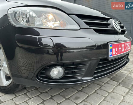 Черный Фольксваген Гольф Плюс, объемом двигателя 1.6 л и пробегом 165 тыс. км за 7350 $, фото 18 на Automoto.ua