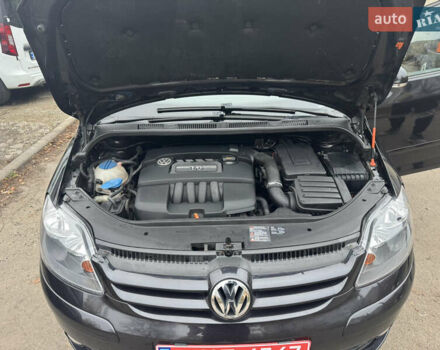 Черный Фольксваген Гольф Плюс, объемом двигателя 1.6 л и пробегом 245 тыс. км за 5500 $, фото 15 на Automoto.ua