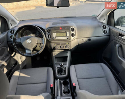 Чорний Фольксваген Golf Plus, об'ємом двигуна 1.6 л та пробігом 164 тис. км за 6500 $, фото 32 на Automoto.ua