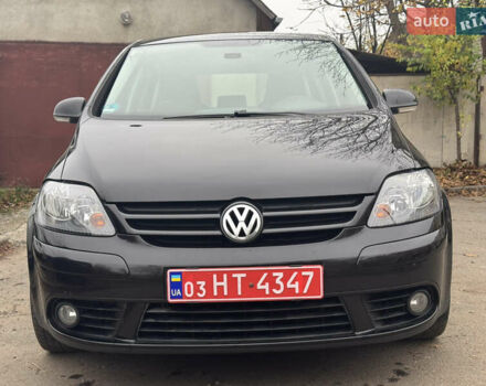 Черный Фольксваген Гольф Плюс, объемом двигателя 1.6 л и пробегом 245 тыс. км за 5500 $, фото 7 на Automoto.ua