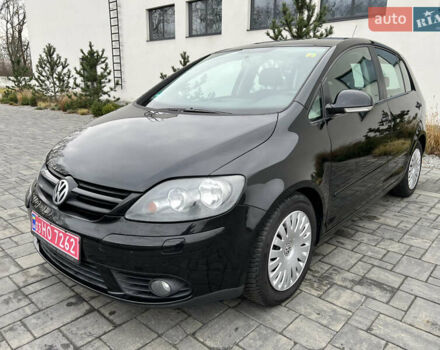 Черный Фольксваген Гольф Плюс, объемом двигателя 1.6 л и пробегом 249 тыс. км за 5850 $, фото 6 на Automoto.ua