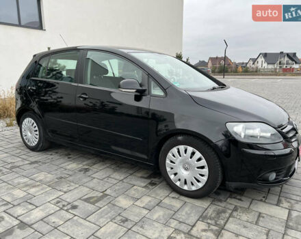 Черный Фольксваген Гольф Плюс, объемом двигателя 1.6 л и пробегом 249 тыс. км за 5850 $, фото 24 на Automoto.ua
