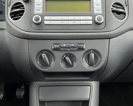 Черный Фольксваген Гольф Плюс, объемом двигателя 1.6 л и пробегом 249 тыс. км за 5850 $, фото 58 на Automoto.ua