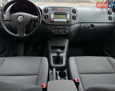 Фольксваген Гольф Плюс 2007 в Ахтырке на Automoto.ua Черный Фольксваген Гольф Плюс, объемом двигателя 1.6 л и пробегом 167 тыс. км за 6500 $, фото 10 на Automoto.ua