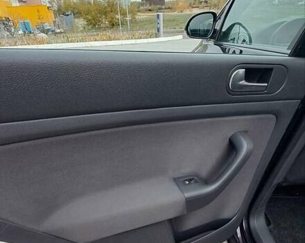 Черный Фольксваген Гольф Плюс, объемом двигателя 1.6 л и пробегом 193 тыс. км за 6650 $, фото 10 на Automoto.ua