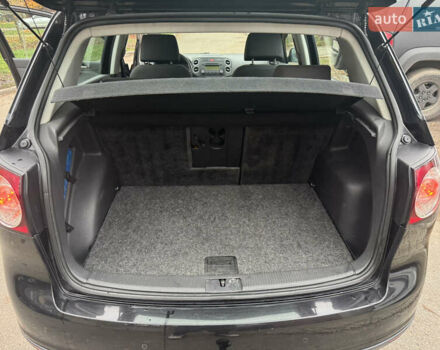 Черный Фольксваген Гольф Плюс, объемом двигателя 1.6 л и пробегом 245 тыс. км за 5500 $, фото 27 на Automoto.ua