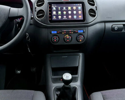 Черный Фольксваген Гольф Плюс, объемом двигателя 1.6 л и пробегом 190 тыс. км за 6900 $, фото 16 на Automoto.ua