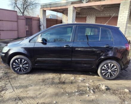 Черный Фольксваген Гольф Плюс, объемом двигателя 1.6 л и пробегом 186 тыс. км за 4999 $, фото 2 на Automoto.ua