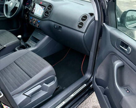 Черный Фольксваген Гольф Плюс, объемом двигателя 1.6 л и пробегом 190 тыс. км за 6900 $, фото 15 на Automoto.ua