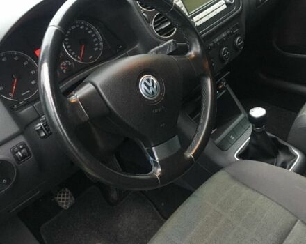 Черный Фольксваген Гольф Плюс, объемом двигателя 1.6 л и пробегом 249 тыс. км за 6800 $, фото 5 на Automoto.ua