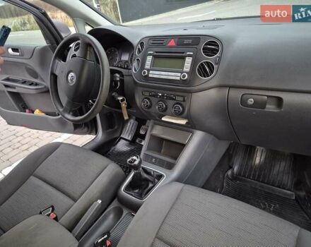 Черный Фольксваген Гольф Плюс, объемом двигателя 2 л и пробегом 243 тыс. км за 6800 $, фото 15 на Automoto.ua