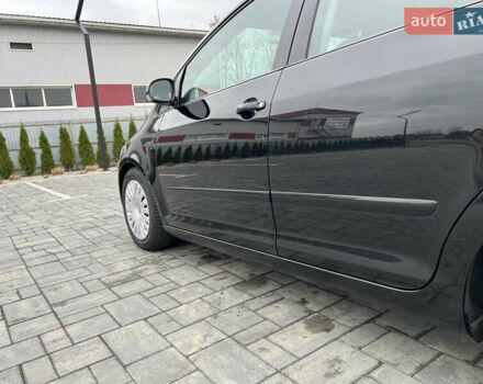 Черный Фольксваген Гольф Плюс, объемом двигателя 1.6 л и пробегом 249 тыс. км за 5850 $, фото 31 на Automoto.ua