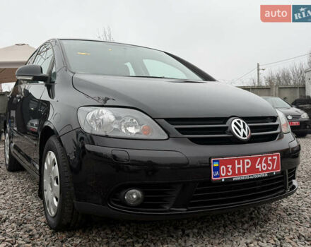 Черный Фольксваген Гольф Плюс, объемом двигателя 1.6 л и пробегом 250 тыс. км за 6350 $, фото 8 на Automoto.ua
