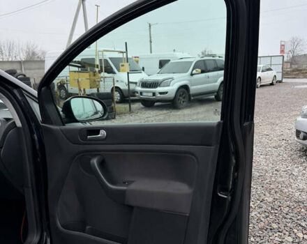 Черный Фольксваген Гольф Плюс, объемом двигателя 1.6 л и пробегом 250 тыс. км за 6350 $, фото 25 на Automoto.ua