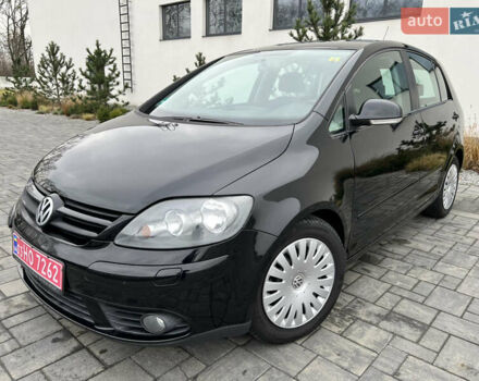 Черный Фольксваген Гольф Плюс, объемом двигателя 1.6 л и пробегом 249 тыс. км за 5850 $, фото 3 на Automoto.ua