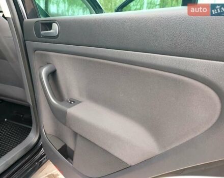 Черный Фольксваген Гольф Плюс, объемом двигателя 1.4 л и пробегом 129 тыс. км за 6499 $, фото 59 на Automoto.ua