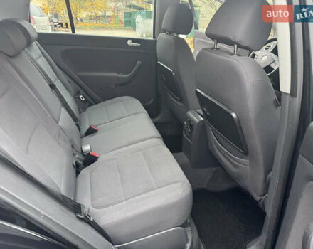 Черный Фольксваген Гольф Плюс, объемом двигателя 1.6 л и пробегом 245 тыс. км за 5500 $, фото 24 на Automoto.ua