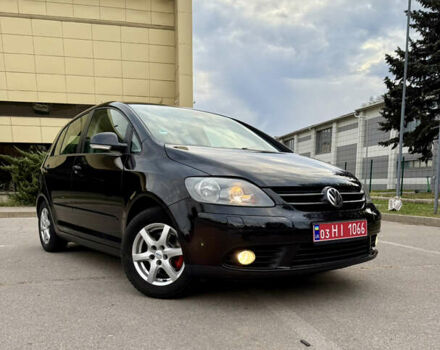 Черный Фольксваген Гольф Плюс, объемом двигателя 1.6 л и пробегом 190 тыс. км за 6900 $, фото 1 на Automoto.ua