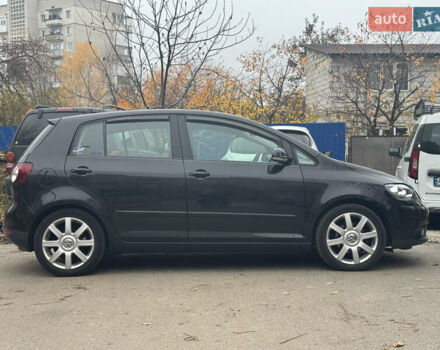 Черный Фольксваген Гольф Плюс, объемом двигателя 1.6 л и пробегом 245 тыс. км за 5500 $, фото 12 на Automoto.ua