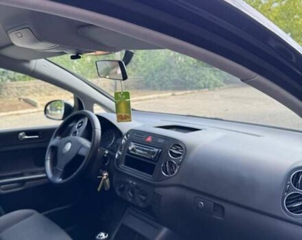 Черный Фольксваген Гольф Плюс, объемом двигателя 1.6 л и пробегом 204 тыс. км за 5800 $, фото 5 на Automoto.ua