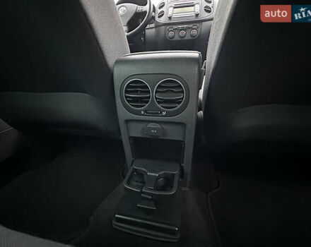 Черный Фольксваген Гольф Плюс, объемом двигателя 1.6 л и пробегом 165 тыс. км за 7350 $, фото 64 на Automoto.ua