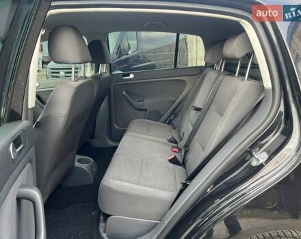 Черный Фольксваген Гольф Плюс, объемом двигателя 1.6 л и пробегом 269 тыс. км за 5950 $, фото 14 на Automoto.ua