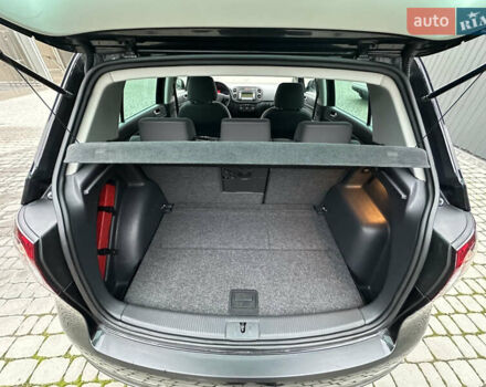 Черный Фольксваген Гольф Плюс, объемом двигателя 1.6 л и пробегом 165 тыс. км за 7350 $, фото 65 на Automoto.ua