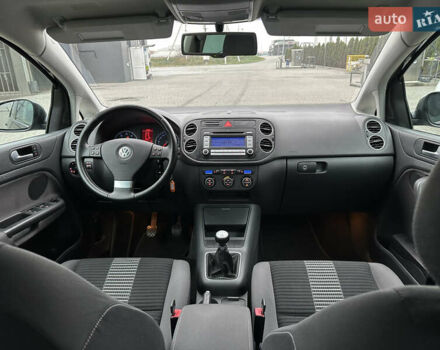 Черный Фольксваген Гольф Плюс, объемом двигателя 1.6 л и пробегом 165 тыс. км за 7350 $, фото 38 на Automoto.ua