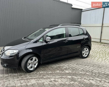Черный Фольксваген Гольф Плюс, объемом двигателя 1.6 л и пробегом 165 тыс. км за 7350 $, фото 5 на Automoto.ua