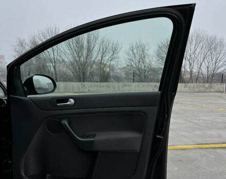 Черный Фольксваген Гольф Плюс, объемом двигателя 1.9 л и пробегом 308 тыс. км за 5699 $, фото 13 на Automoto.ua