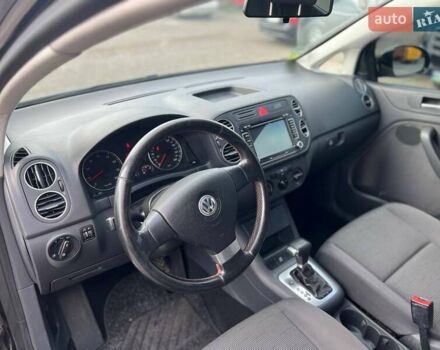 Черный Фольксваген Гольф Плюс, объемом двигателя 1.6 л и пробегом 269 тыс. км за 5950 $, фото 27 на Automoto.ua