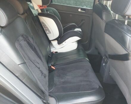 Черный Фольксваген Гольф Плюс, объемом двигателя 1.6 л и пробегом 238 тыс. км за 6999 $, фото 4 на Automoto.ua