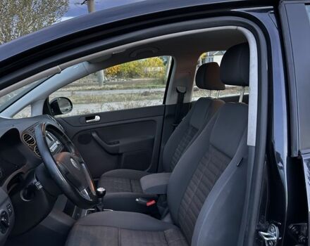 Черный Фольксваген Гольф Плюс, объемом двигателя 1.6 л и пробегом 89 тыс. км за 6700 $, фото 16 на Automoto.ua