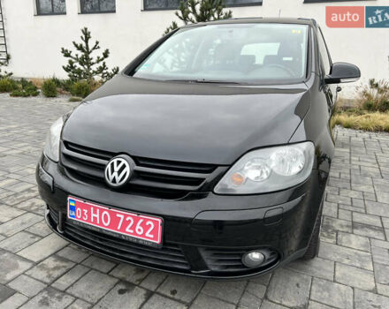 Черный Фольксваген Гольф Плюс, объемом двигателя 1.6 л и пробегом 249 тыс. км за 5850 $, фото 5 на Automoto.ua