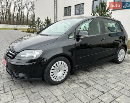 Черный Фольксваген Гольф Плюс, объемом двигателя 1.6 л и пробегом 249 тыс. км за 5850 $, фото 7 на Automoto.ua
