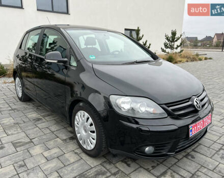 Черный Фольксваген Гольф Плюс, объемом двигателя 1.6 л и пробегом 249 тыс. км за 5850 $, фото 25 на Automoto.ua