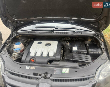 Черный Фольксваген Гольф Плюс, объемом двигателя 2 л и пробегом 207 тыс. км за 7500 $, фото 1 на Automoto.ua