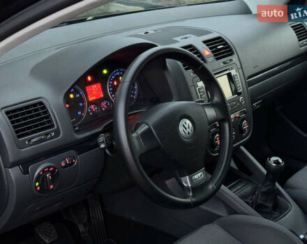 Черный Фольксваген Гольф Плюс, объемом двигателя 1.4 л и пробегом 220 тыс. км за 6290 $, фото 16 на Automoto.ua