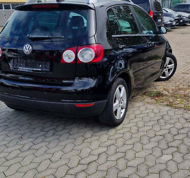 Черный Фольксваген Гольф Плюс, объемом двигателя 1.4 л и пробегом 200 тыс. км за 4799 $, фото 4 на Automoto.ua