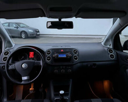 Черный Фольксваген Гольф Плюс, объемом двигателя 1.4 л и пробегом 181 тыс. км за 6400 $, фото 21 на Automoto.ua