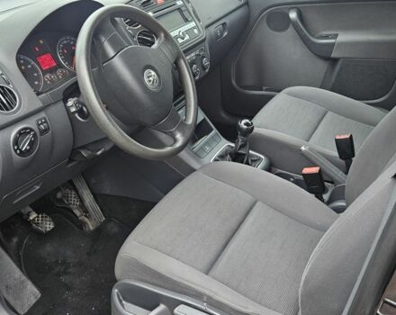 Черный Фольксваген Гольф Плюс, объемом двигателя 1.4 л и пробегом 150 тыс. км за 6500 $, фото 5 на Automoto.ua