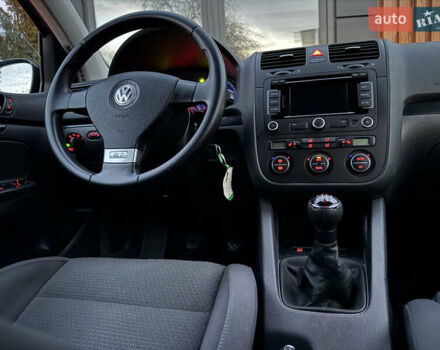 Черный Фольксваген Гольф Плюс, объемом двигателя 1.4 л и пробегом 220 тыс. км за 6290 $, фото 19 на Automoto.ua