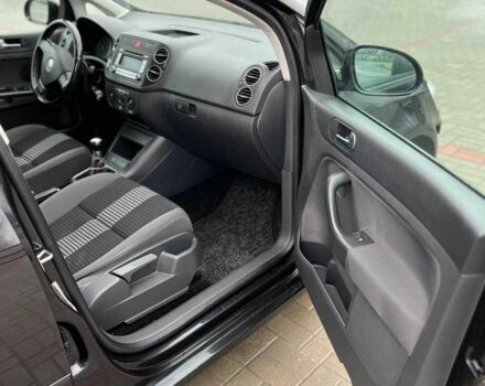 Черный Фольксваген Гольф Плюс, объемом двигателя 1.6 л и пробегом 206 тыс. км за 6499 $, фото 7 на Automoto.ua