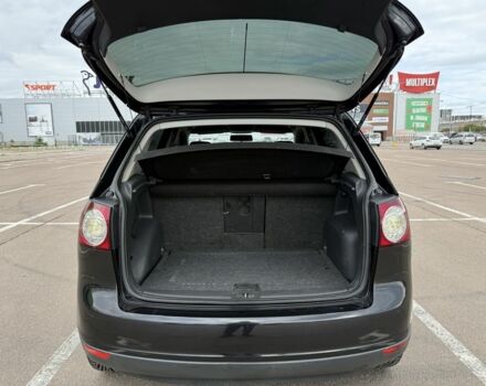 Черный Фольксваген Гольф Плюс, объемом двигателя 1.6 л и пробегом 183 тыс. км за 5950 $, фото 11 на Automoto.ua