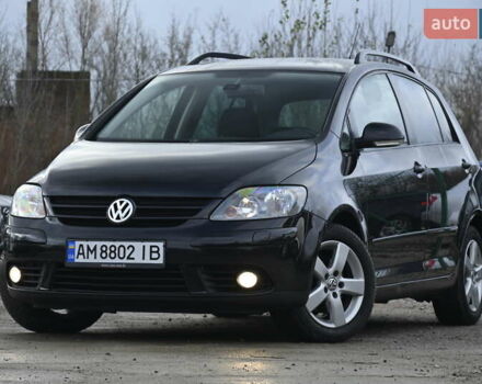 Черный Фольксваген Гольф Плюс, объемом двигателя 1.39 л и пробегом 230 тыс. км за 7999 $, фото 6 на Automoto.ua