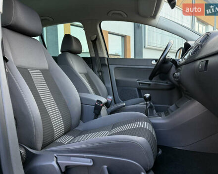 Черный Фольксваген Гольф Плюс, объемом двигателя 2 л и пробегом 240 тыс. км за 7350 $, фото 28 на Automoto.ua