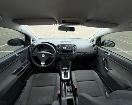 Черный Фольксваген Гольф Плюс, объемом двигателя 1.6 л и пробегом 183 тыс. км за 5950 $, фото 12 на Automoto.ua