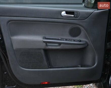 Черный Фольксваген Гольф Плюс, объемом двигателя 1.39 л и пробегом 230 тыс. км за 7999 $, фото 14 на Automoto.ua