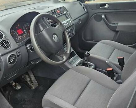 Черный Фольксваген Гольф Плюс, объемом двигателя 1.39 л и пробегом 150 тыс. км за 6300 $, фото 3 на Automoto.ua